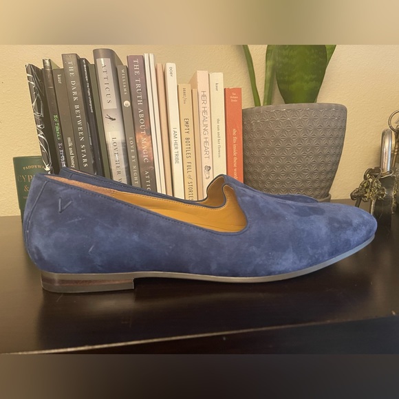 Vionic Willa blue suede slip on loafers (size 9) - Picture 3 of 5
